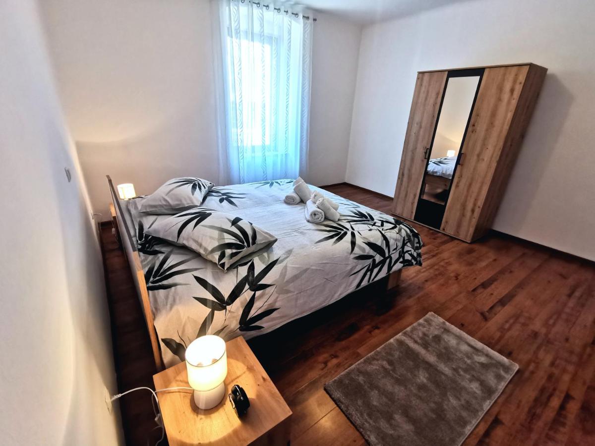 Parun Apartman Póla Kültér fotó